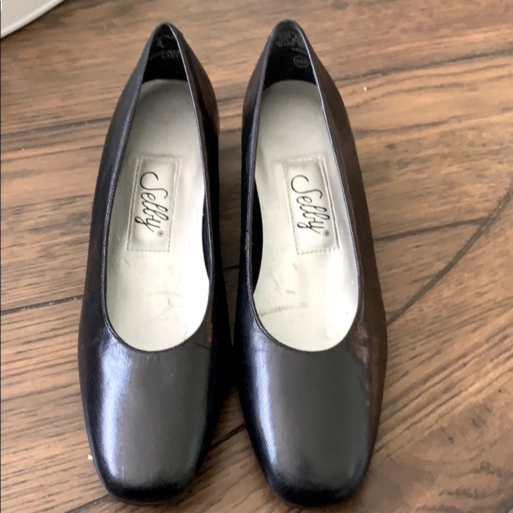 1” black heels